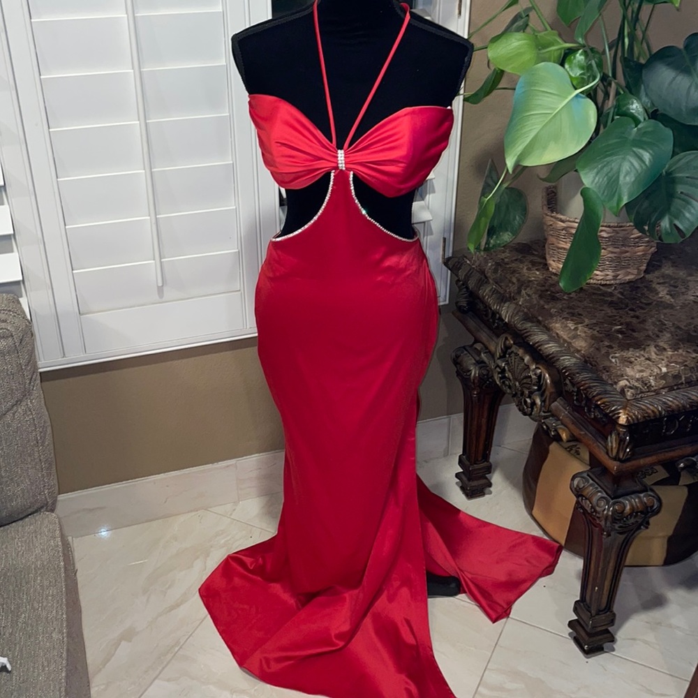 NEW 😍♥️HOT RED CUT-OUT DRESS - Picture 1 of 6